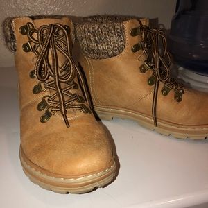 Mountain Sole Boots